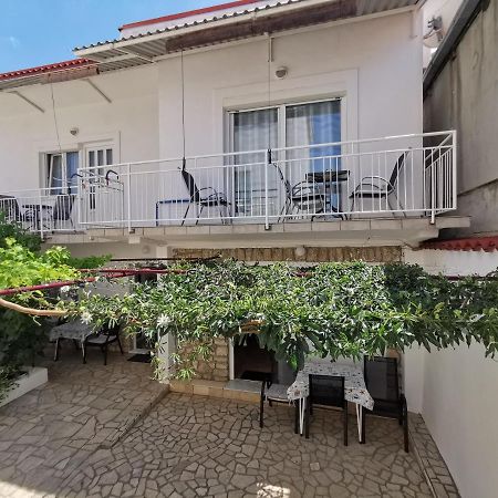 Studio Apartments Jasminka Selce Exterior foto