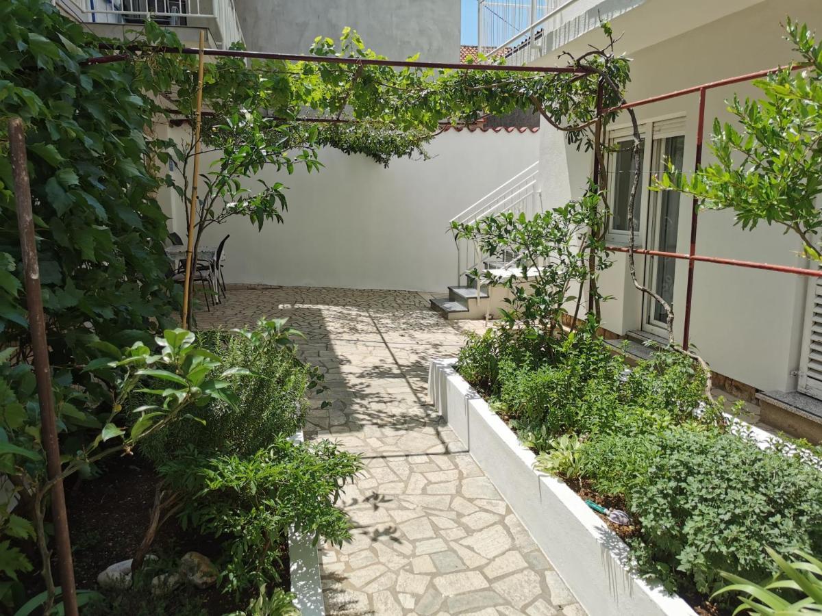 Studio Apartments Jasminka Selce Exterior foto